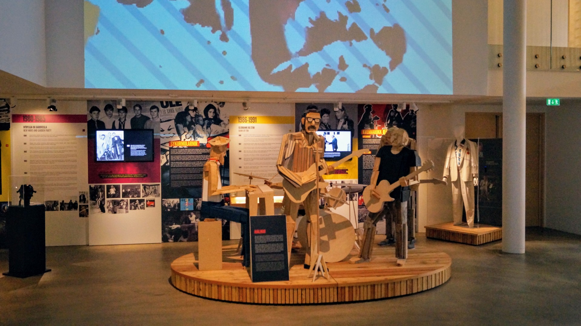 Exhibition in Hljomaholl