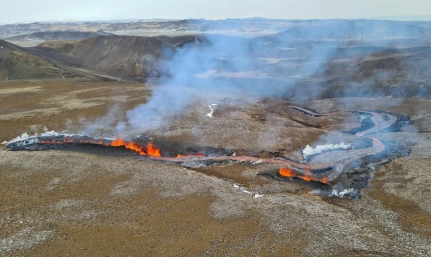 Follow The Beginning Of A Brand New Volcanic Eruption On The Reykjanes Peninsula