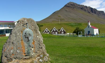 Hrafnseyri in Arnarfjörður