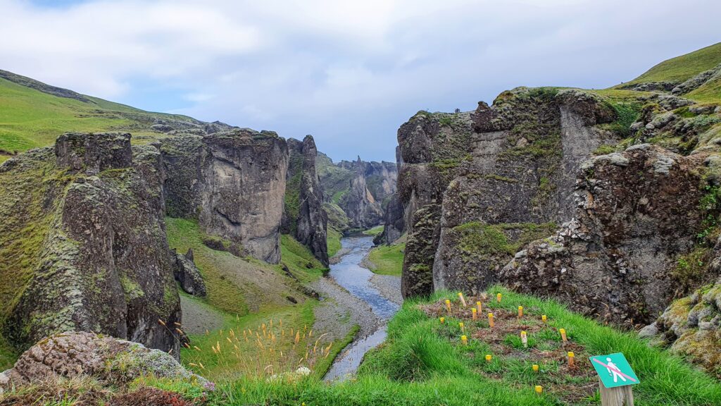 Fjaðrárgljúfur Canyon