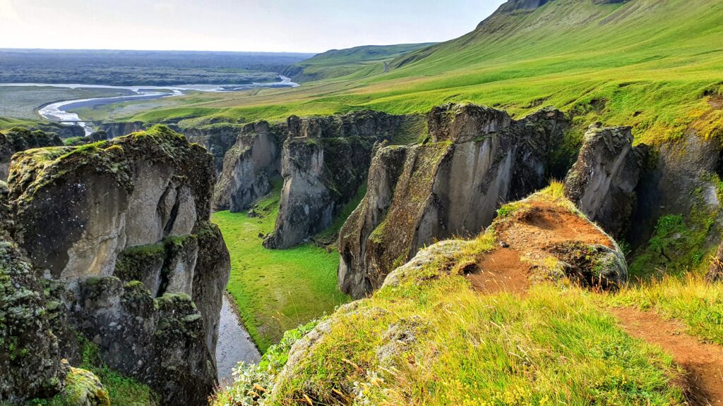 Fjaðrárgljúfur Canyon