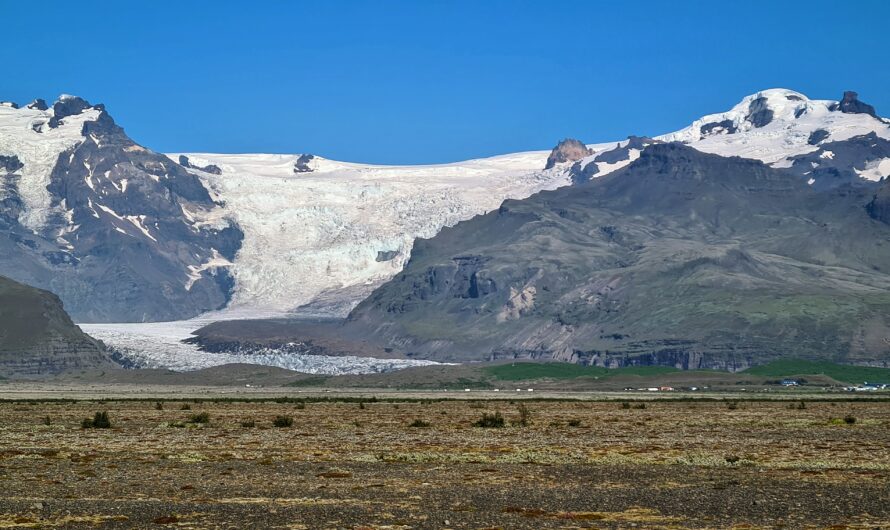 The Vatnajökull Glacier Exudes Magnificent Beauty from Every Angle